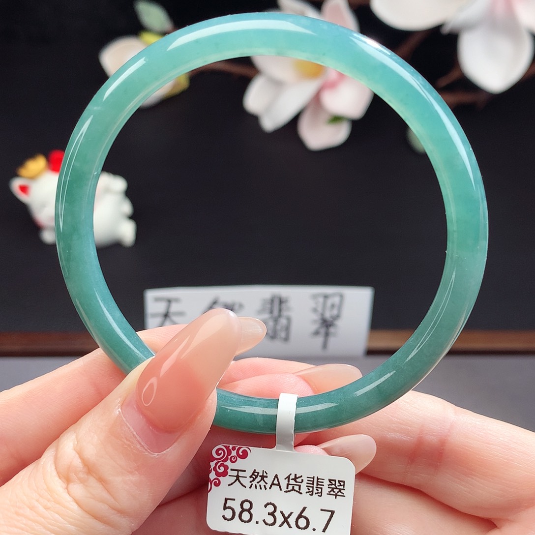 翡翠手镯（圆镯）未镶嵌