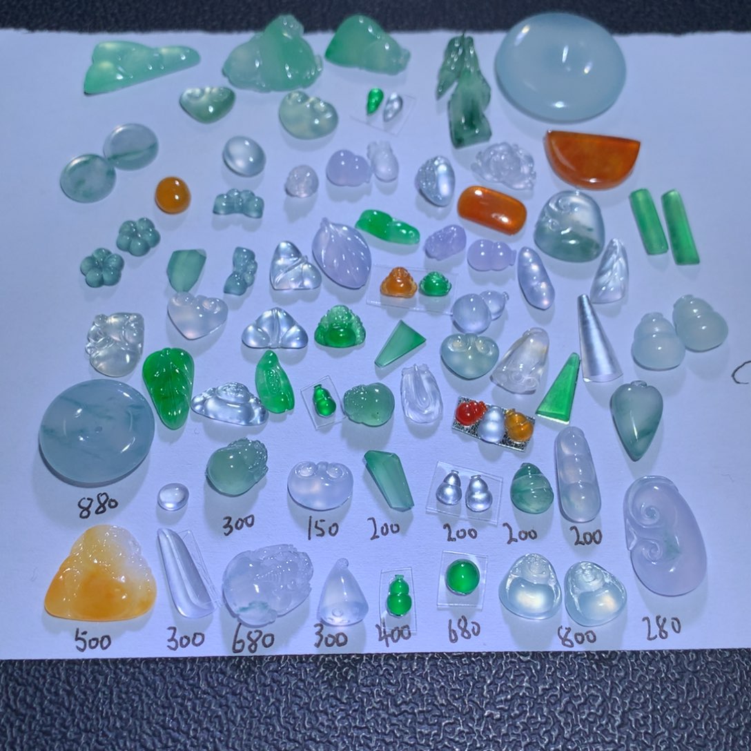 翡翠裸石看看有没有对的