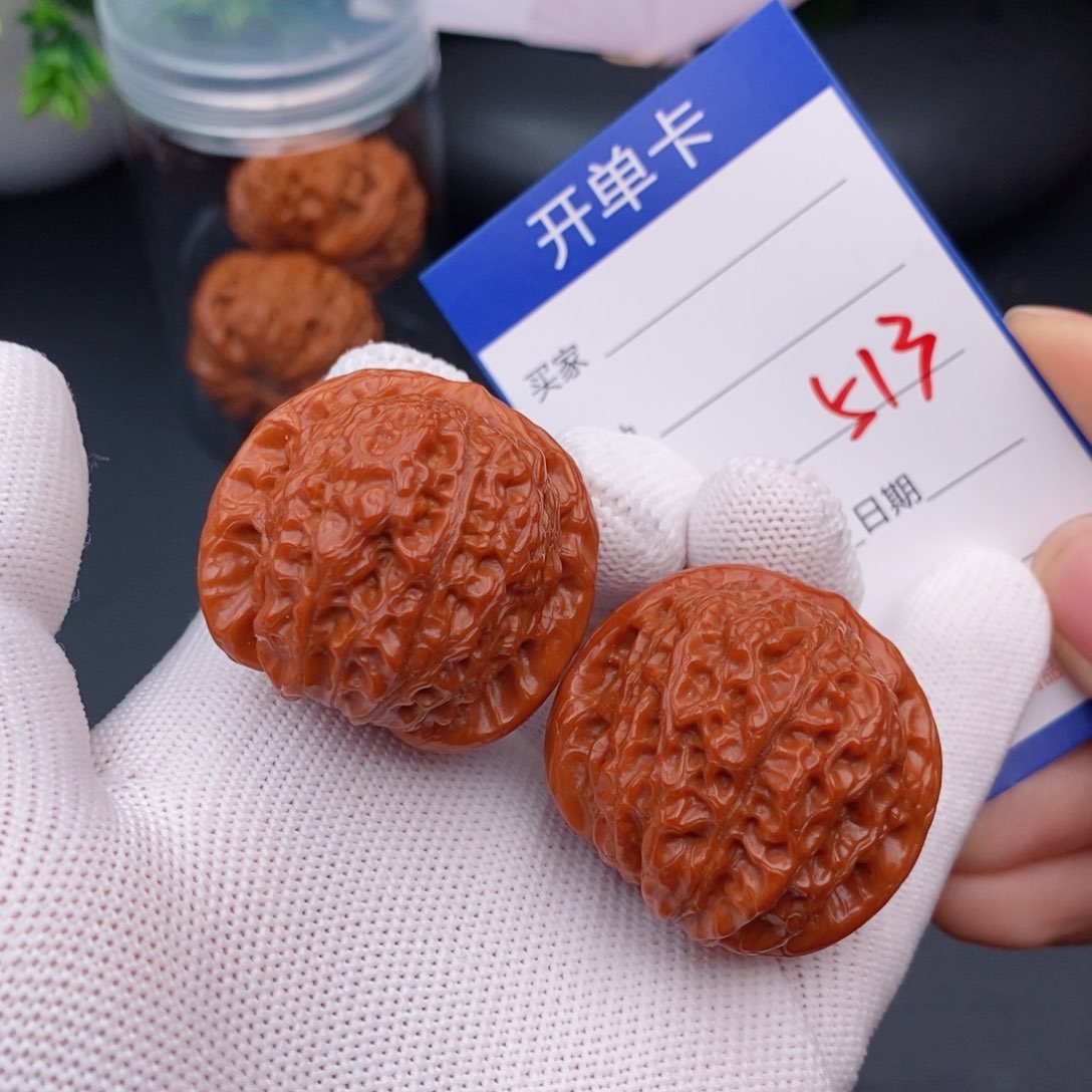 文玩核桃把件37血麒麟513