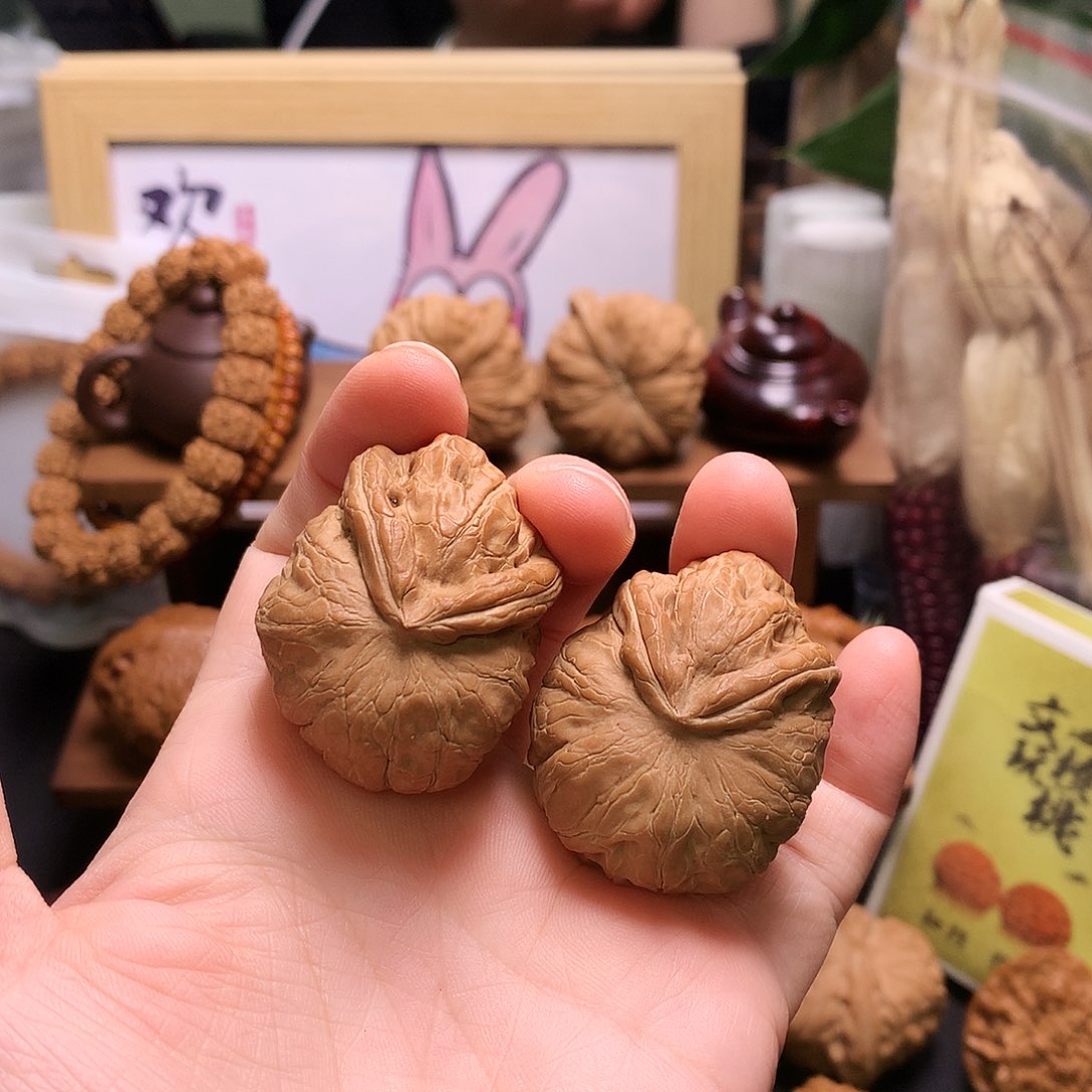 文玩核桃吊坠元宝飞蛇