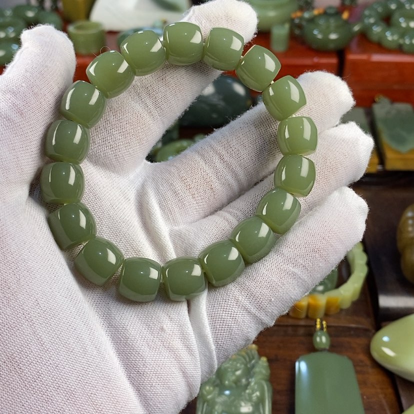 【闪购商品】岫岩老玉（透闪石质玉）手链未镶嵌空**兰