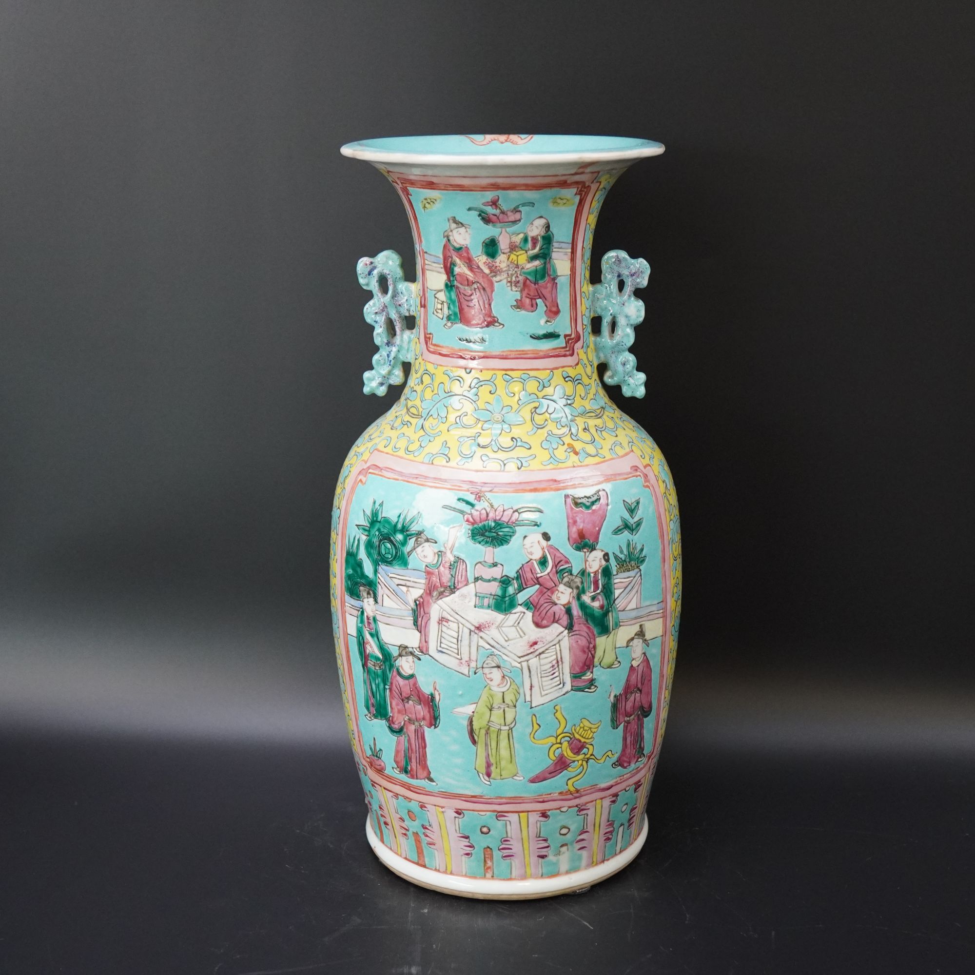 Lot.25091408清同治粉彩开窗人物故事双耳赏瓶 高：约43.2cm