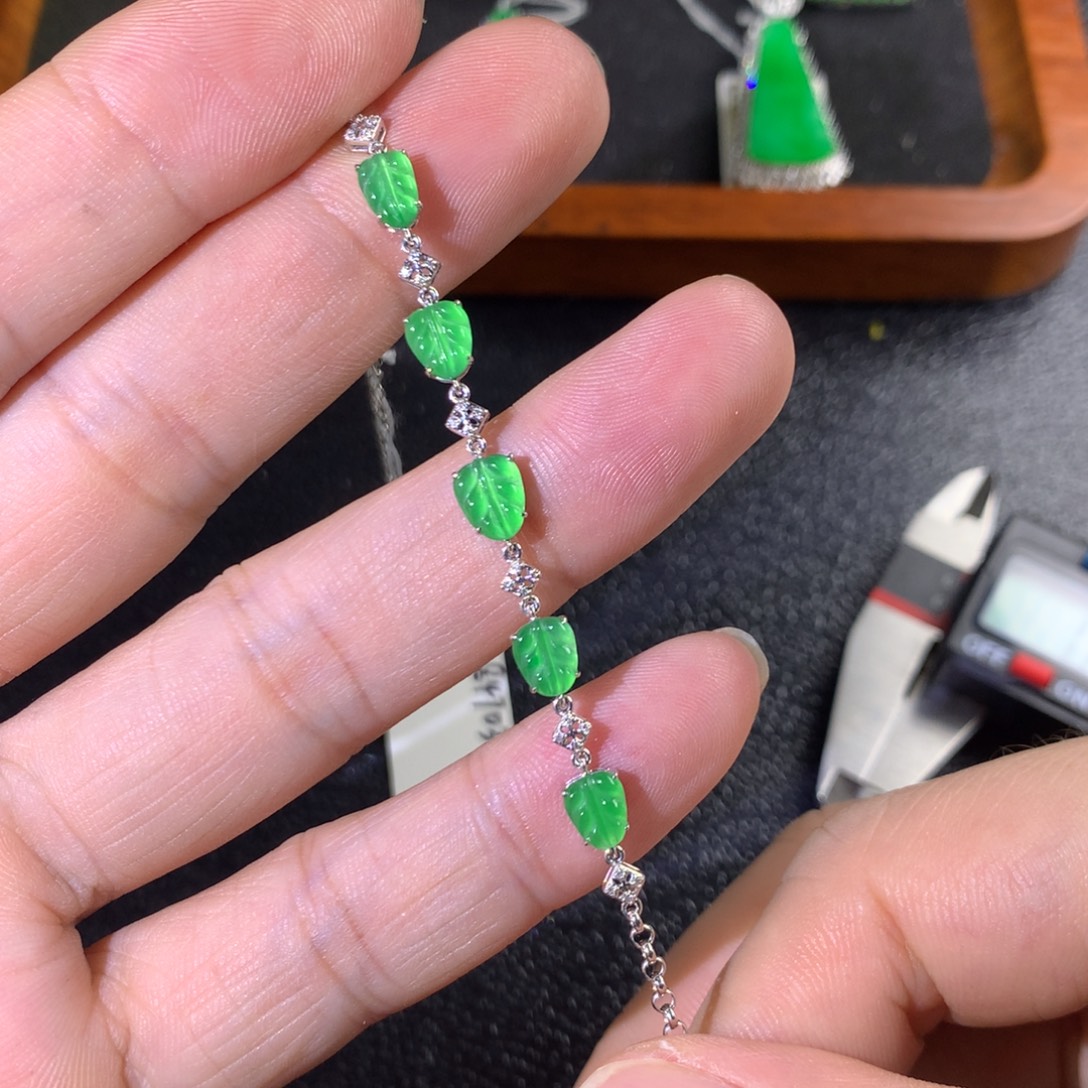 翡翠18K金镶嵌手链翡翠