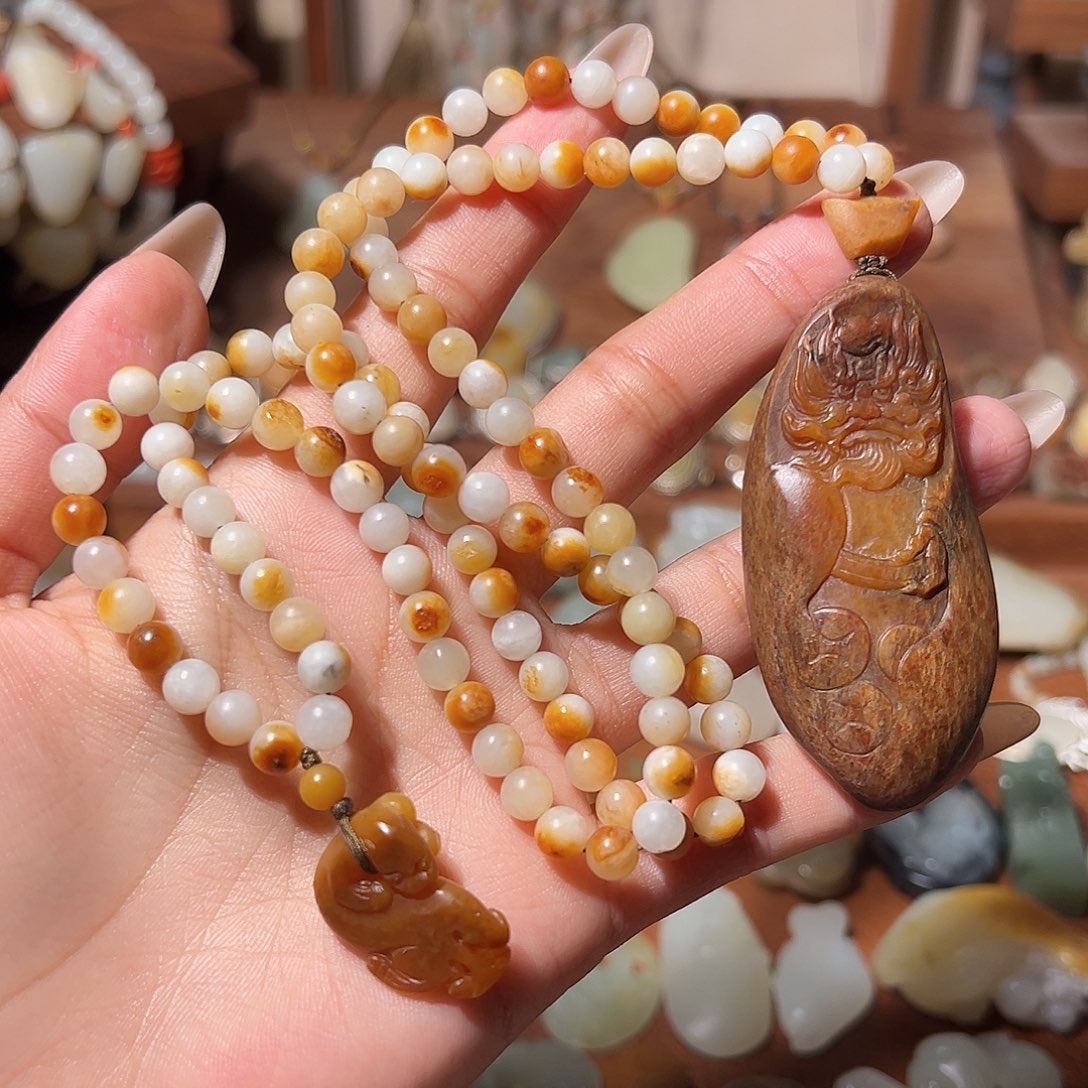 和田玉颈饰未镶嵌