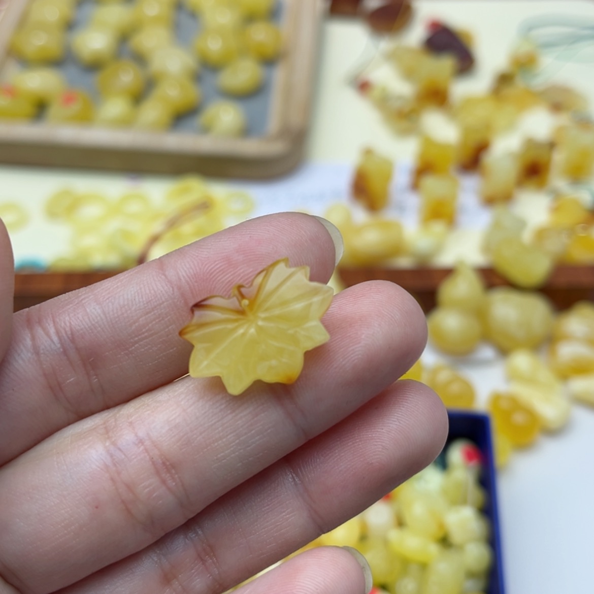 【闪购商品】蜜蜡裸石未镶嵌配饰