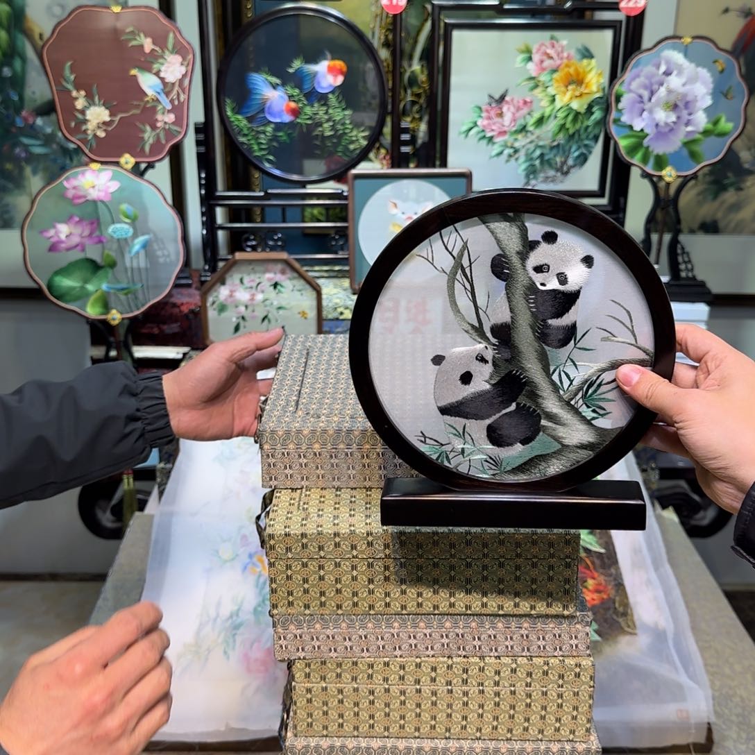 刺绣刺绣工艺精湛