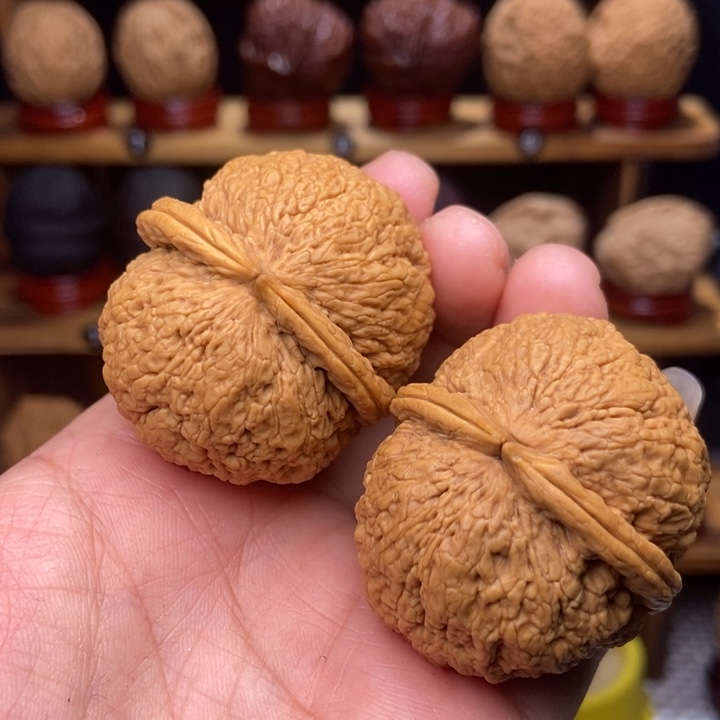 文玩核桃吊坠脑纹元宝33