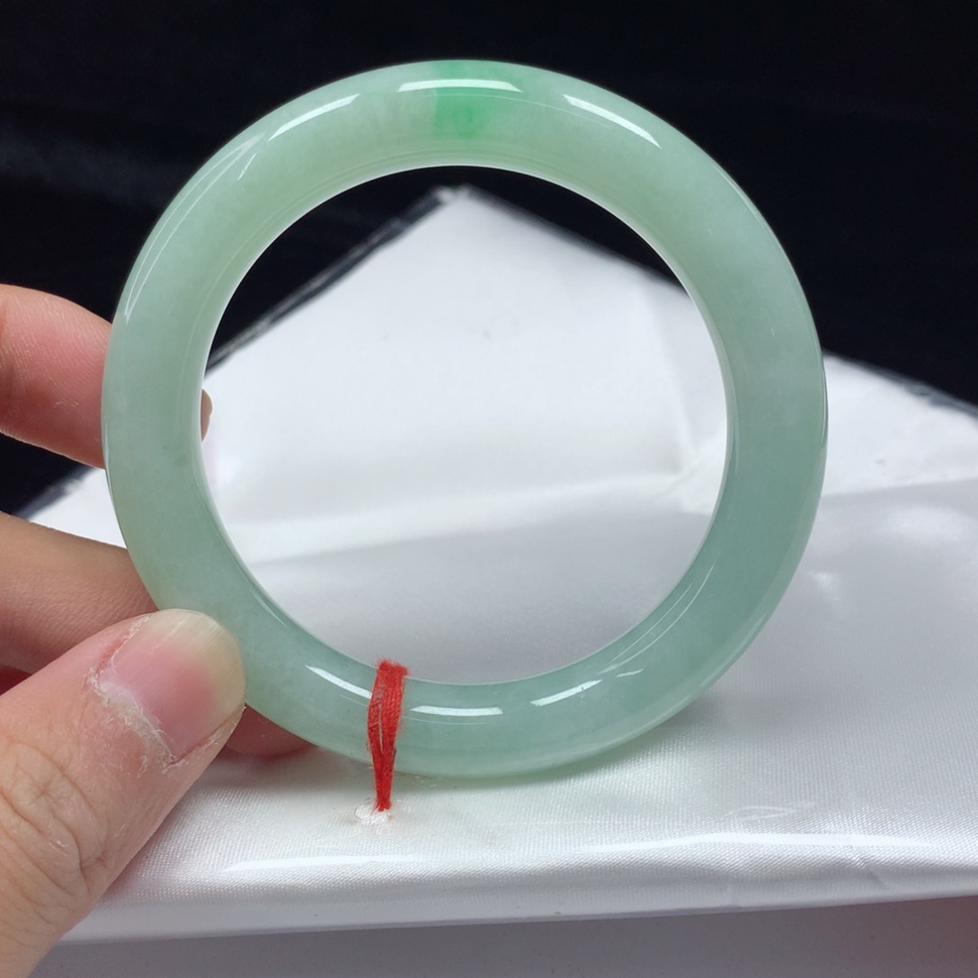 翡翠手镯（圆镯）未镶嵌54.2