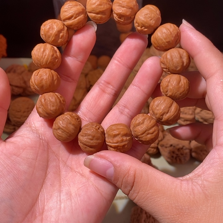 文玩核桃手串……23