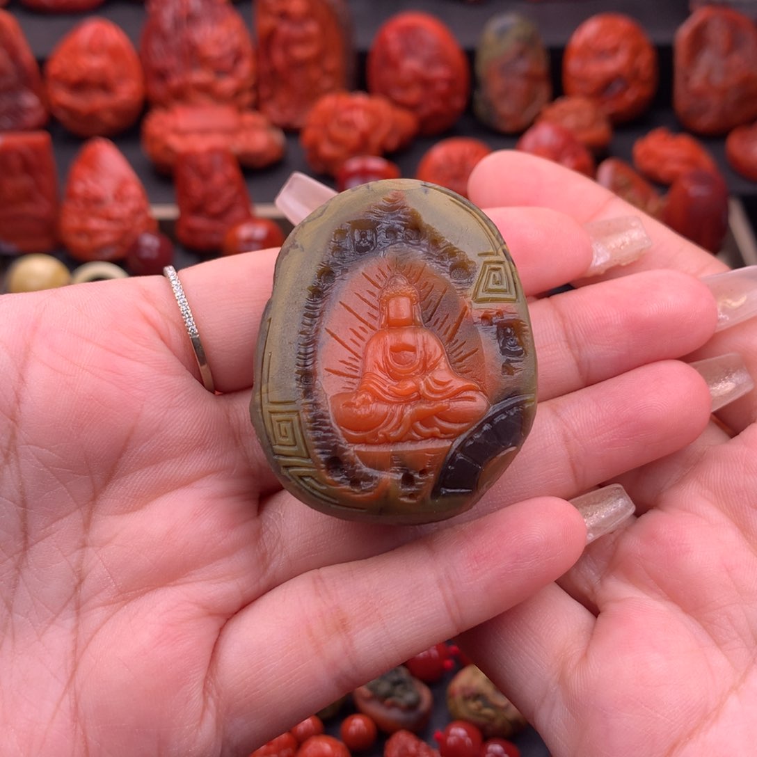 南红玛瑙南红川料原矿包浆佛光普照38.3mm未镶嵌