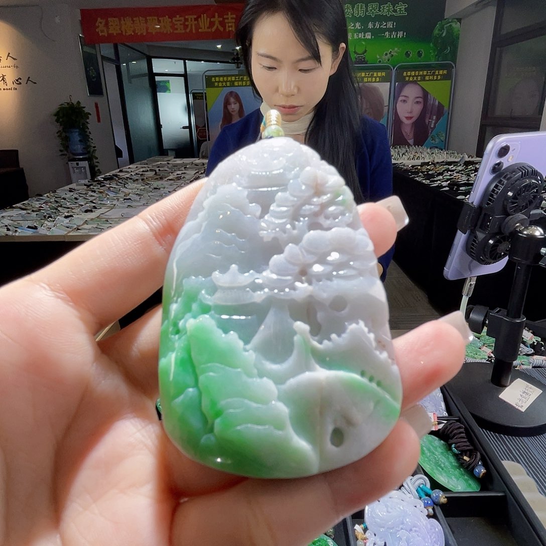 颈饰未镶嵌翡翠一个