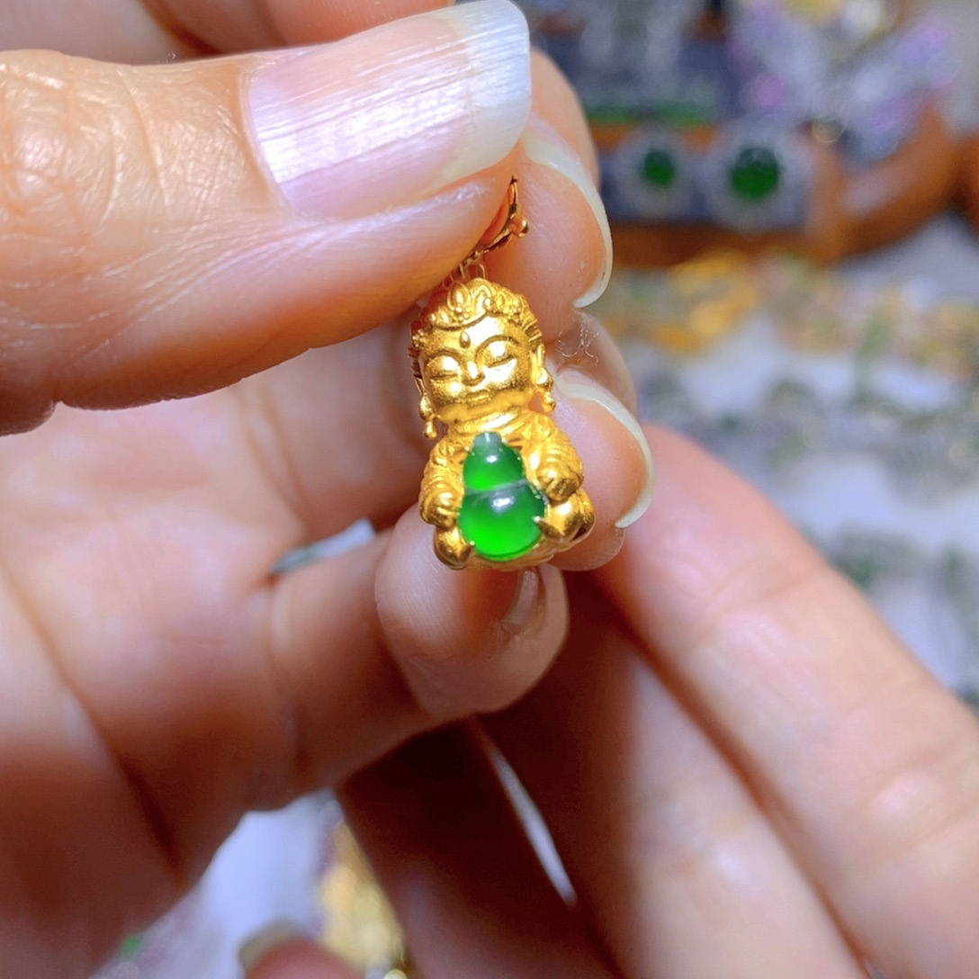 翡翠颈饰银S925镶嵌天然翡翠