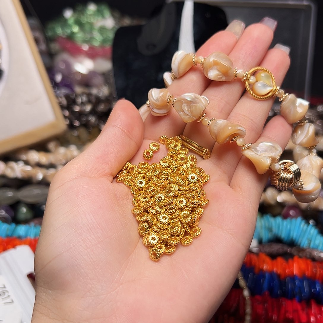 玛瑙/玉髓足银镶嵌珠宝半成品X125。金色旋风小隔片100个