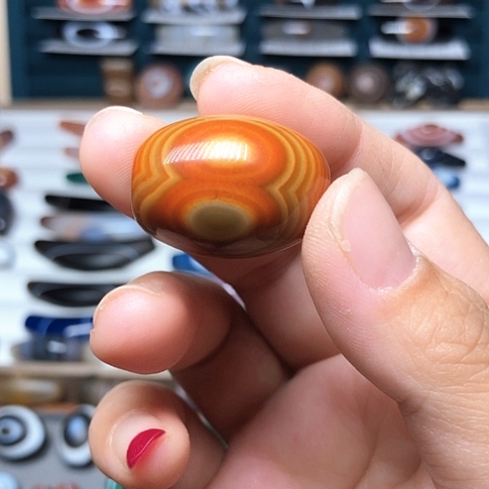 未镶嵌颈饰玛瑙/玉髓六****剑