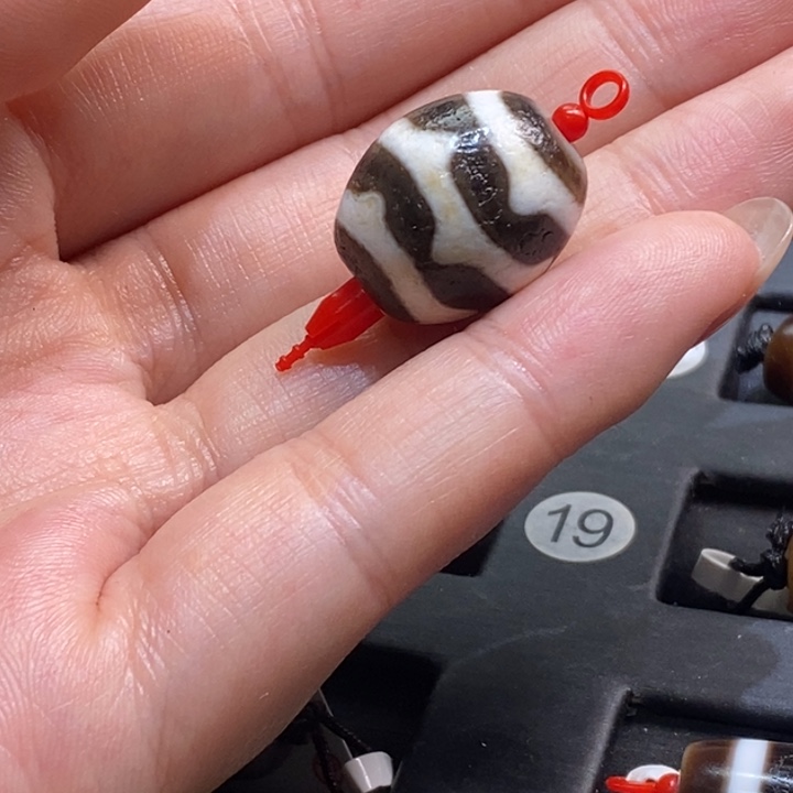 富***庭玛瑙/玉髓（覆膜）未镶嵌颈饰