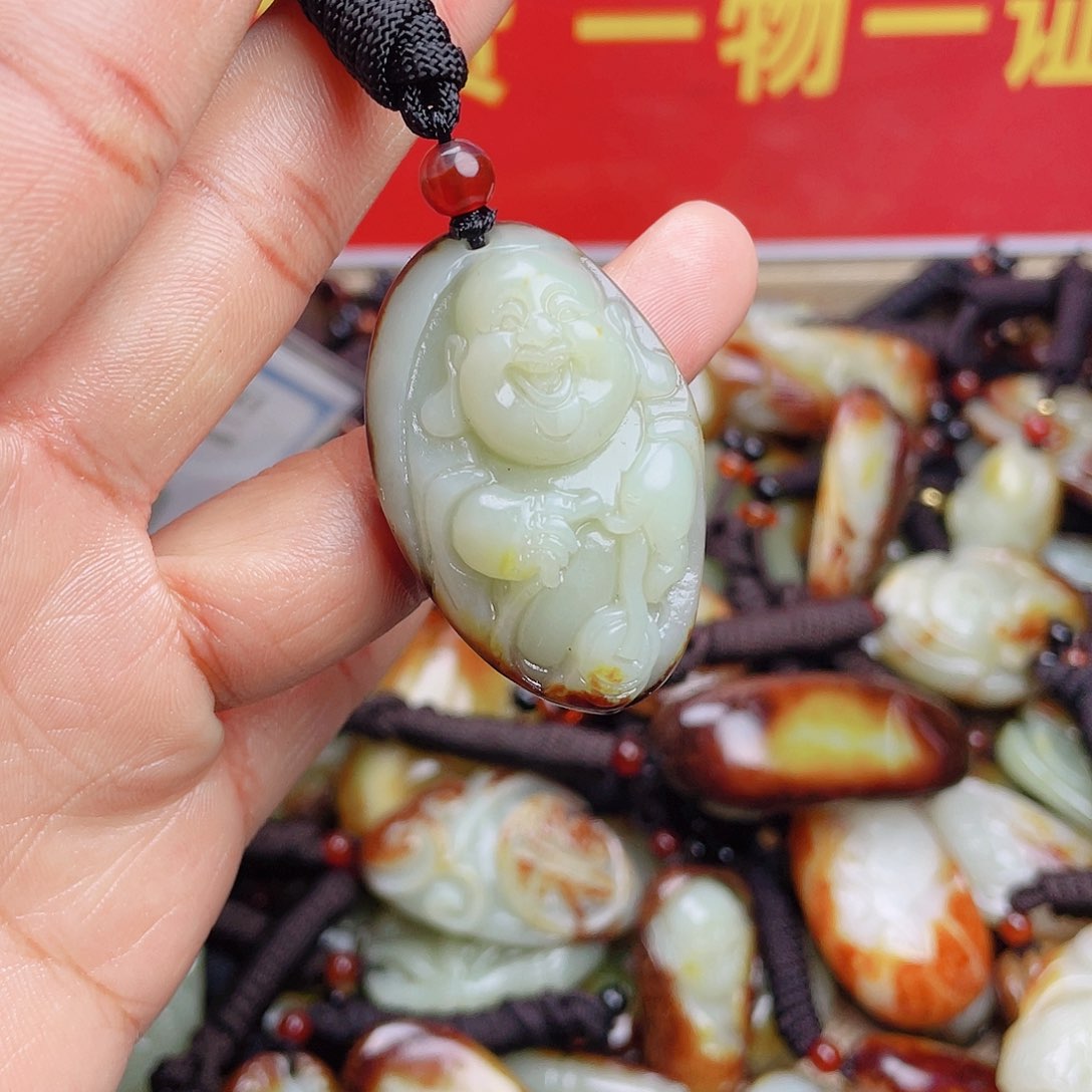 和田玉颈饰未镶嵌