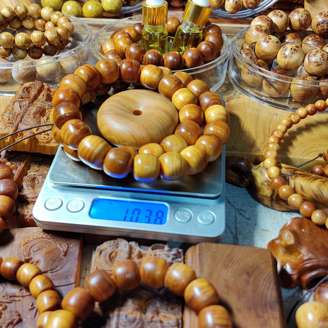 腊****寒太行崖柏手工艺品