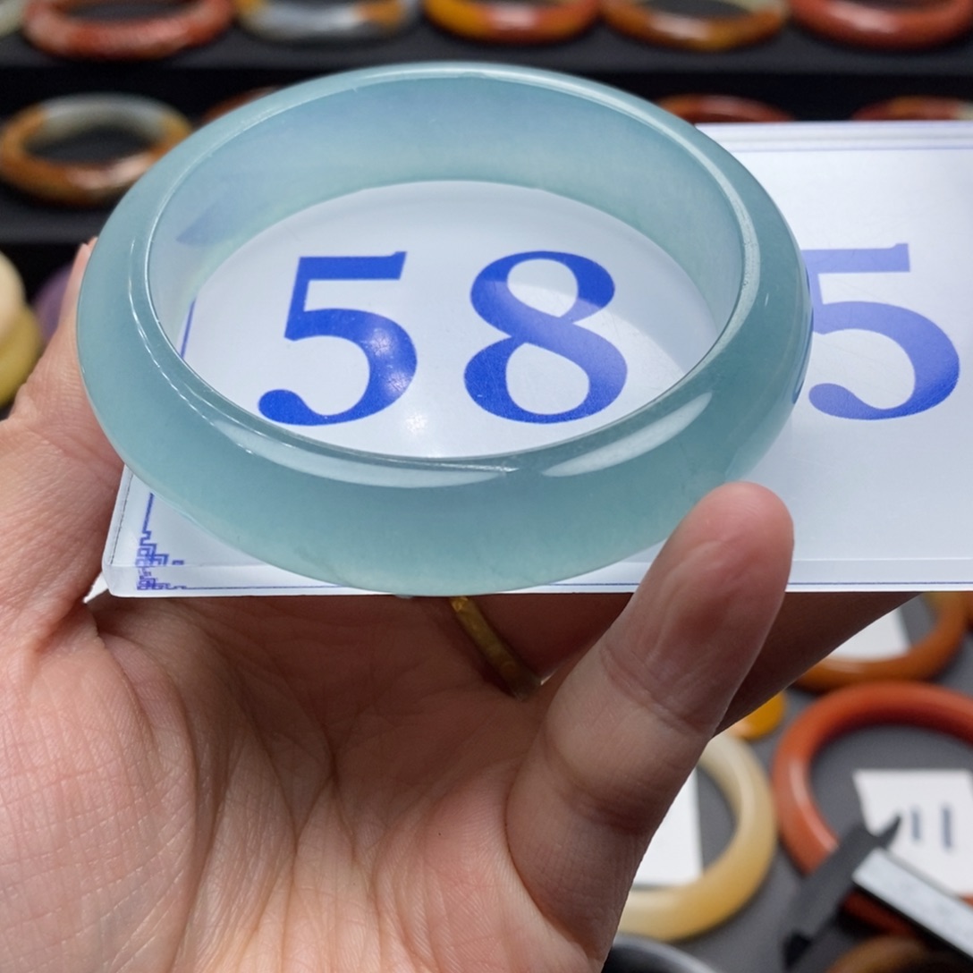 石英质玉（黄龙玉）手镯未镶嵌