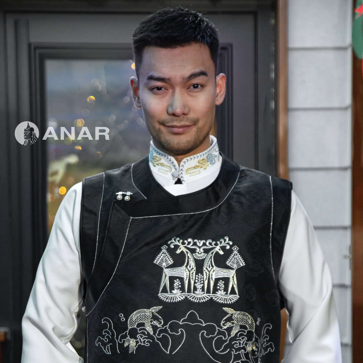 ANAR原创设计斜襟薄款宽松型度假风刺绣马甲