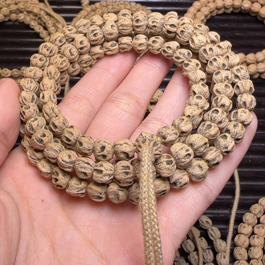 柏香籽/百香籽吊坠牛**蛋