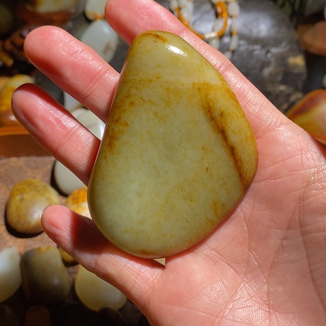 起***超和田玉未镶嵌颈饰