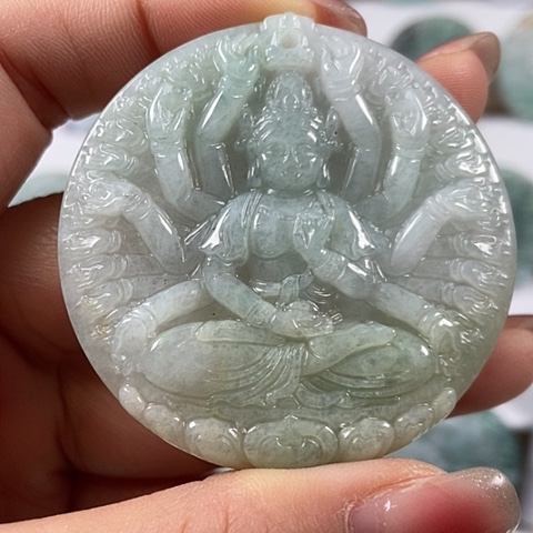 翡翠颈饰未镶嵌千手观音福利