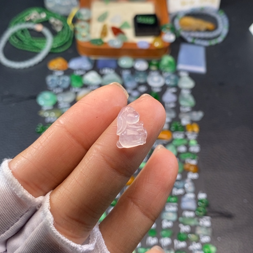 【闪购商品】翡翠挂件未镶嵌兔