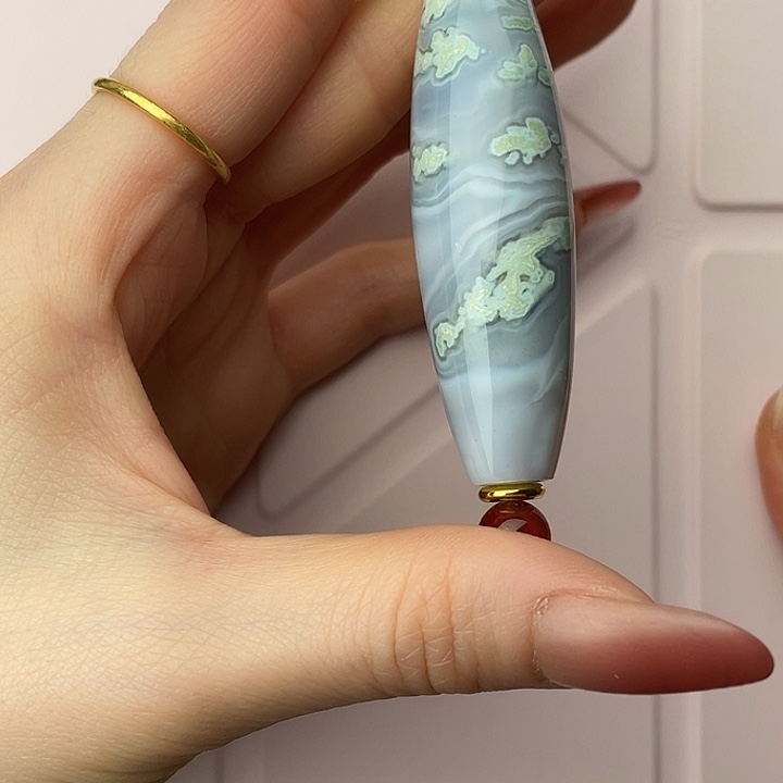 王***磊玛瑙/玉髓未镶嵌颈饰