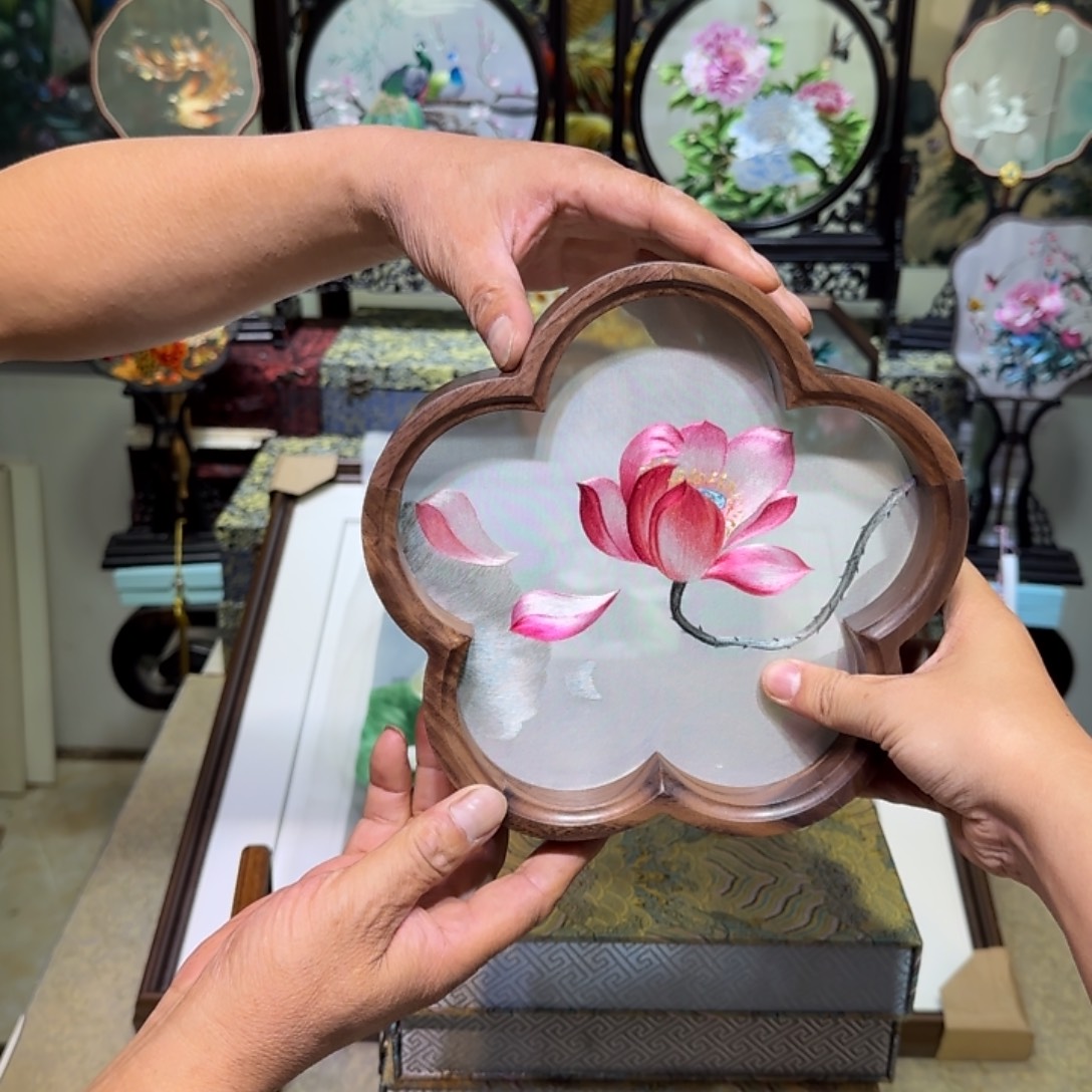 周***7刺绣刺绣工艺精湛独特设计理念