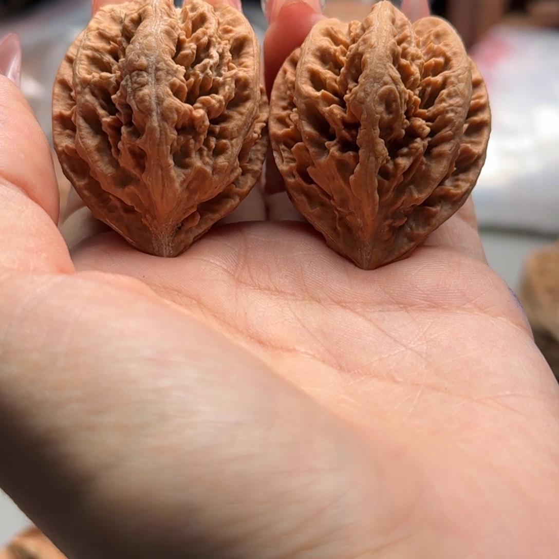 文玩核桃把件关东木子楸百核126花皮