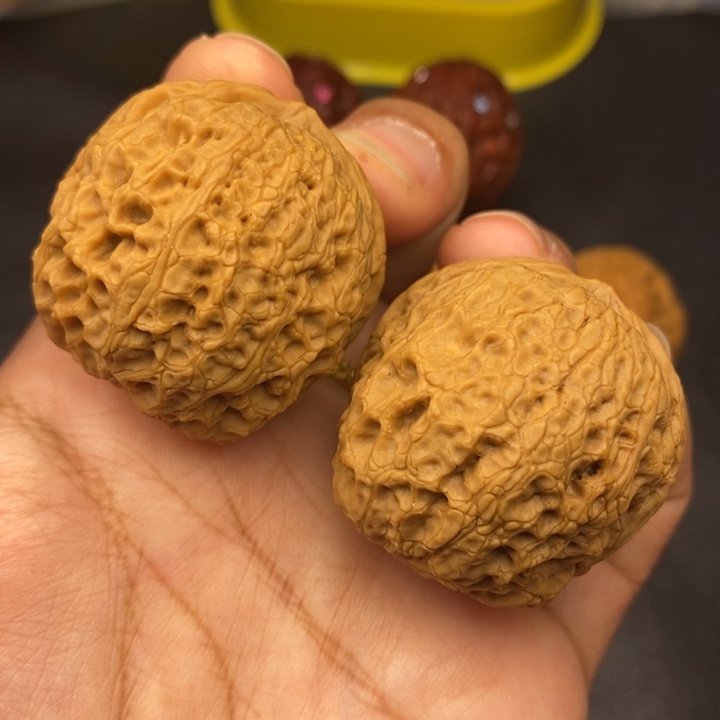 文玩核桃吊坠42尺牡丹绣球