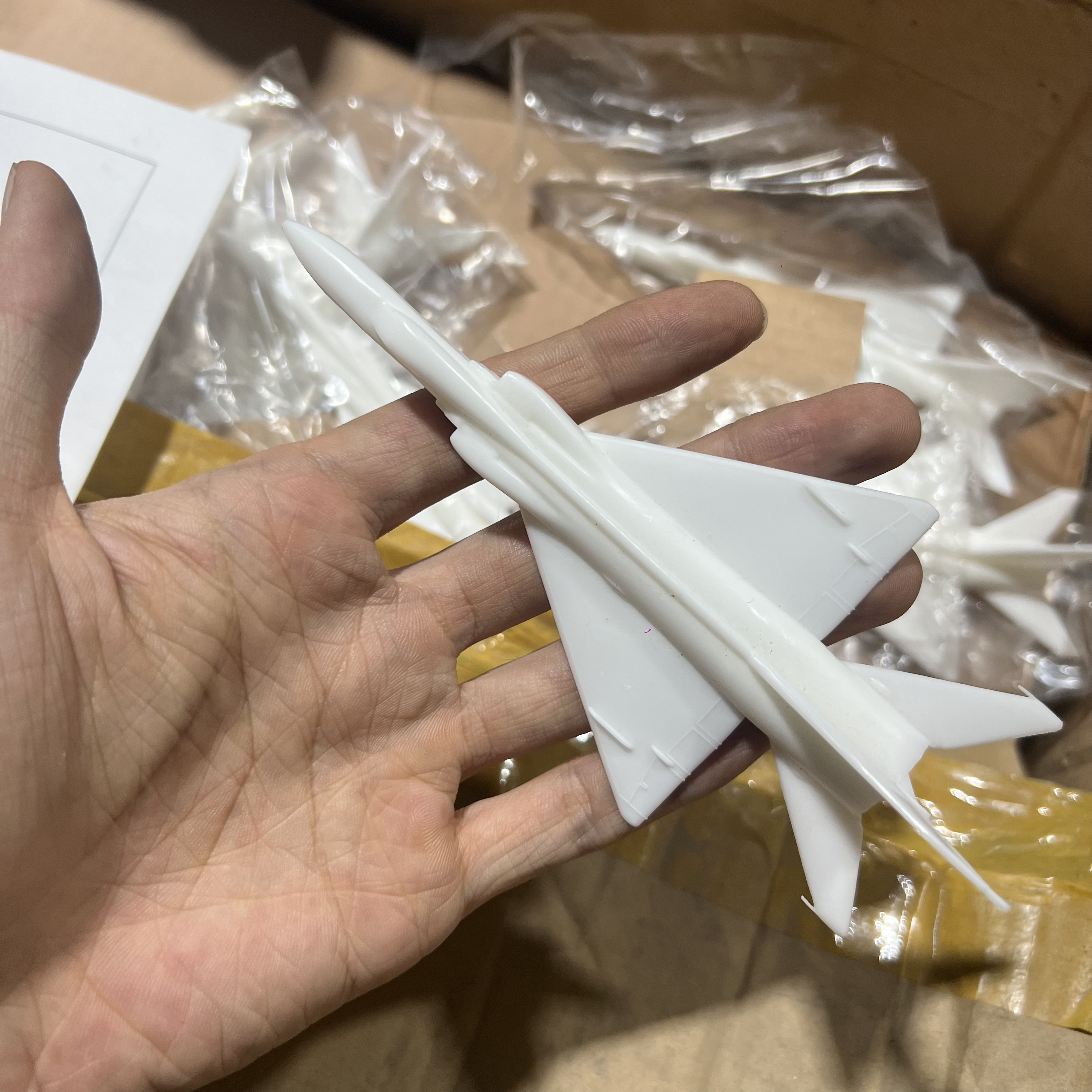 正品白色歼八演练飞机