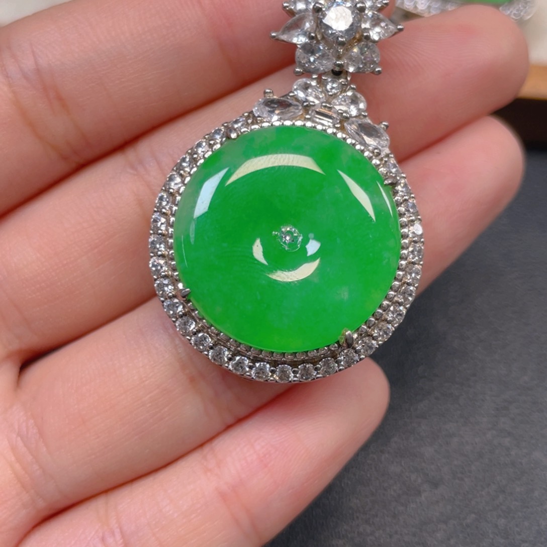 翡翠银S925镶嵌颈饰b j n