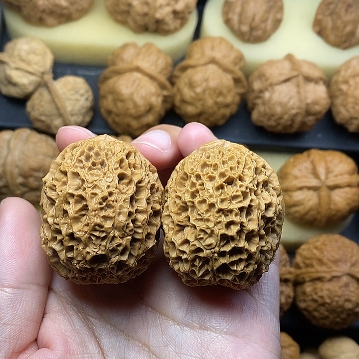 吊坠桃核铁锈球44尺