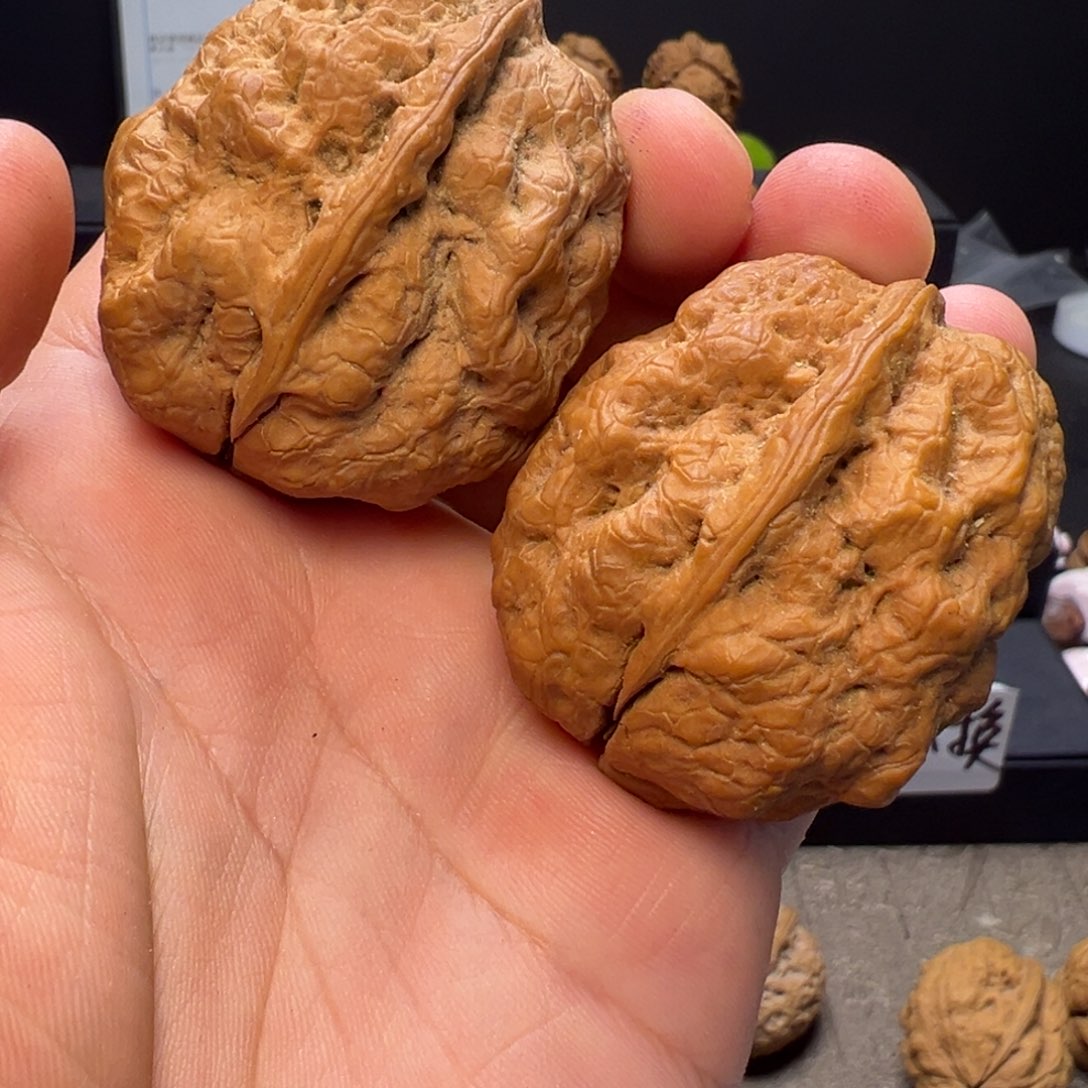 文玩核桃吊坠如来佛手41mm，高48mm