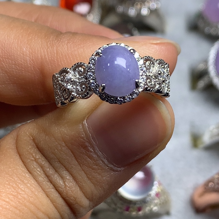 翡翠未镶嵌戒指银托镶嵌，可直接佩戴