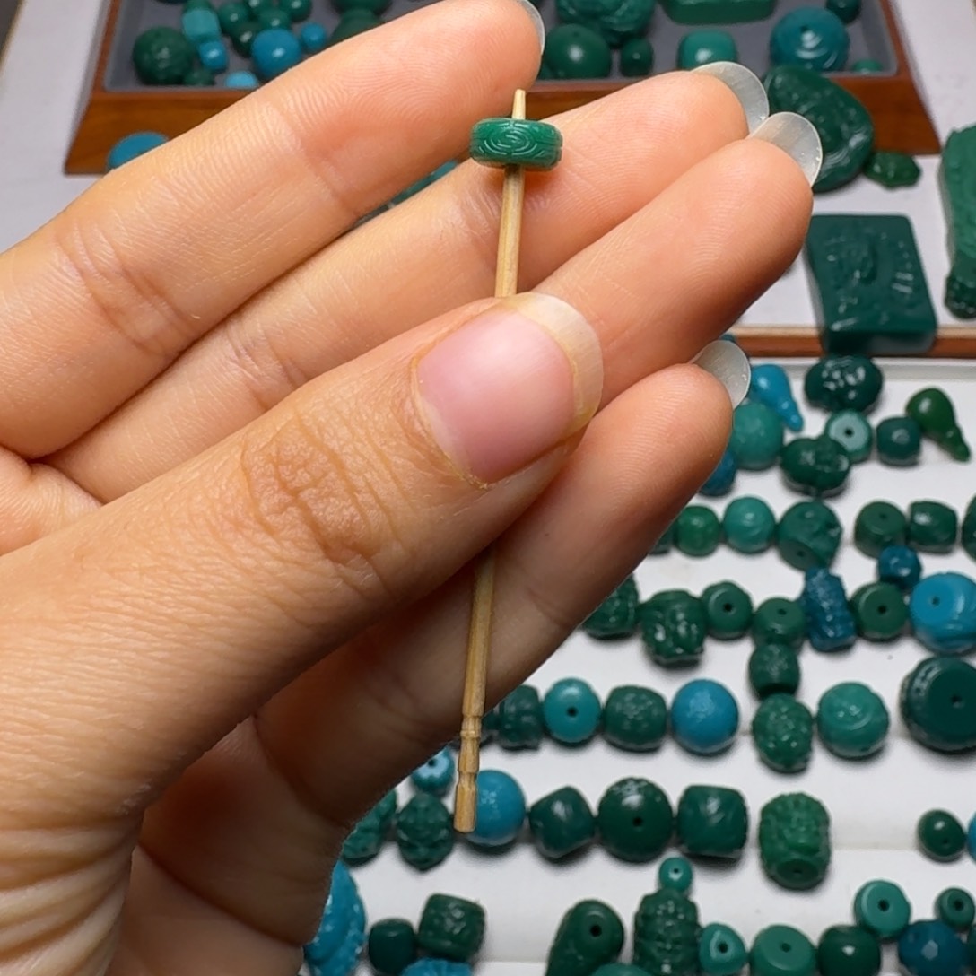 琉璃颈饰科技松配饰