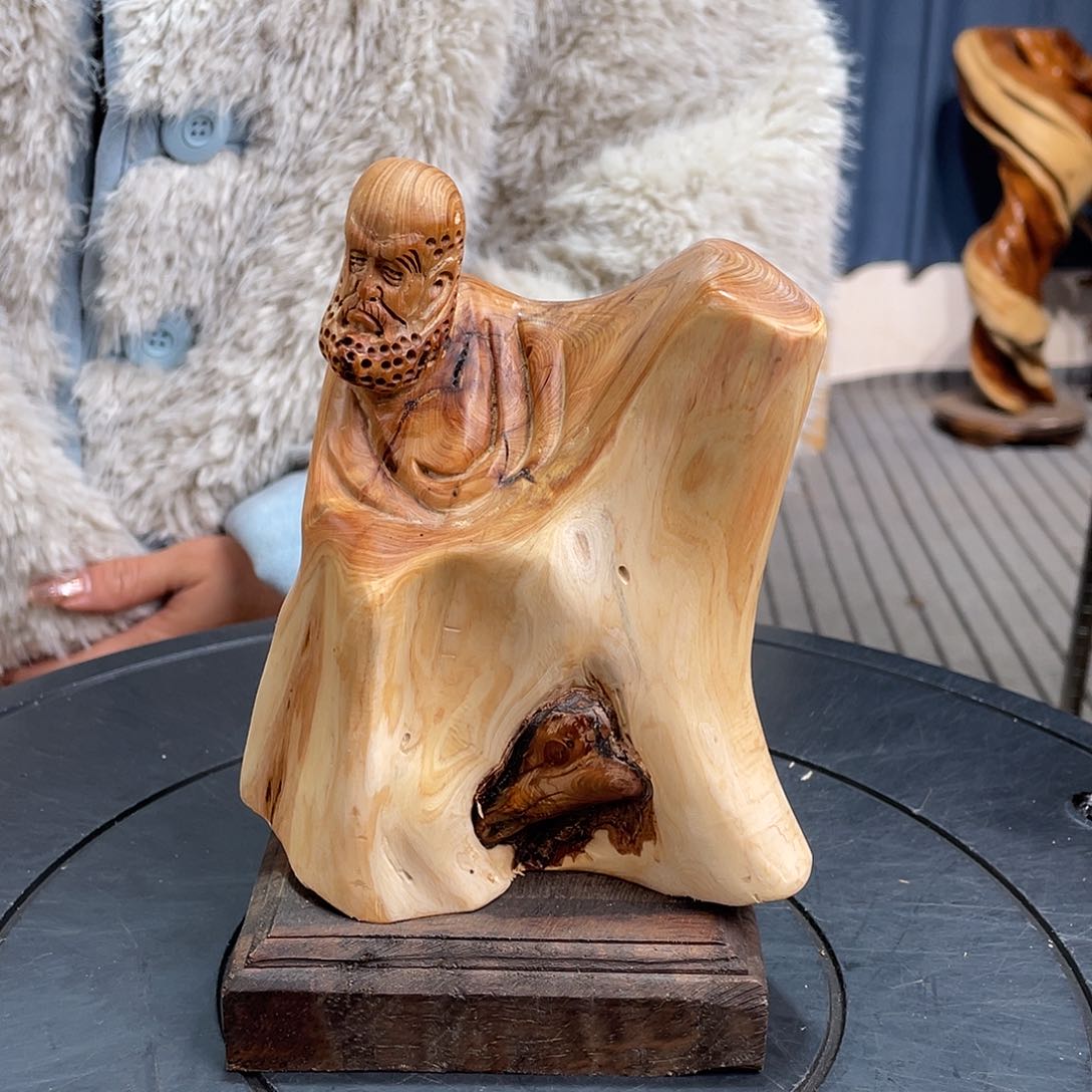 柏木（崖柏）随型艺术根雕