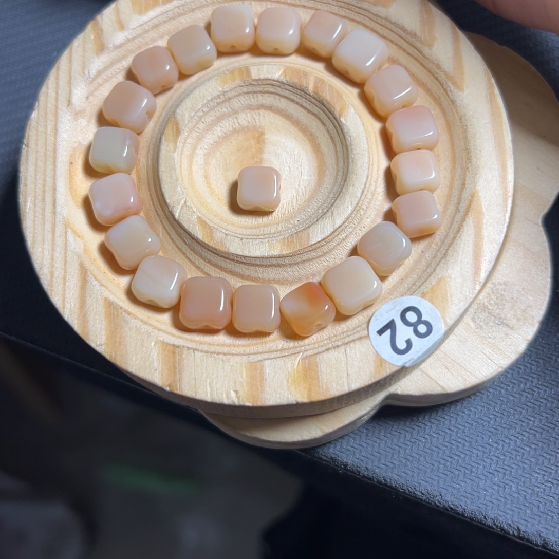 幸***儿石英质玉未镶嵌手链10