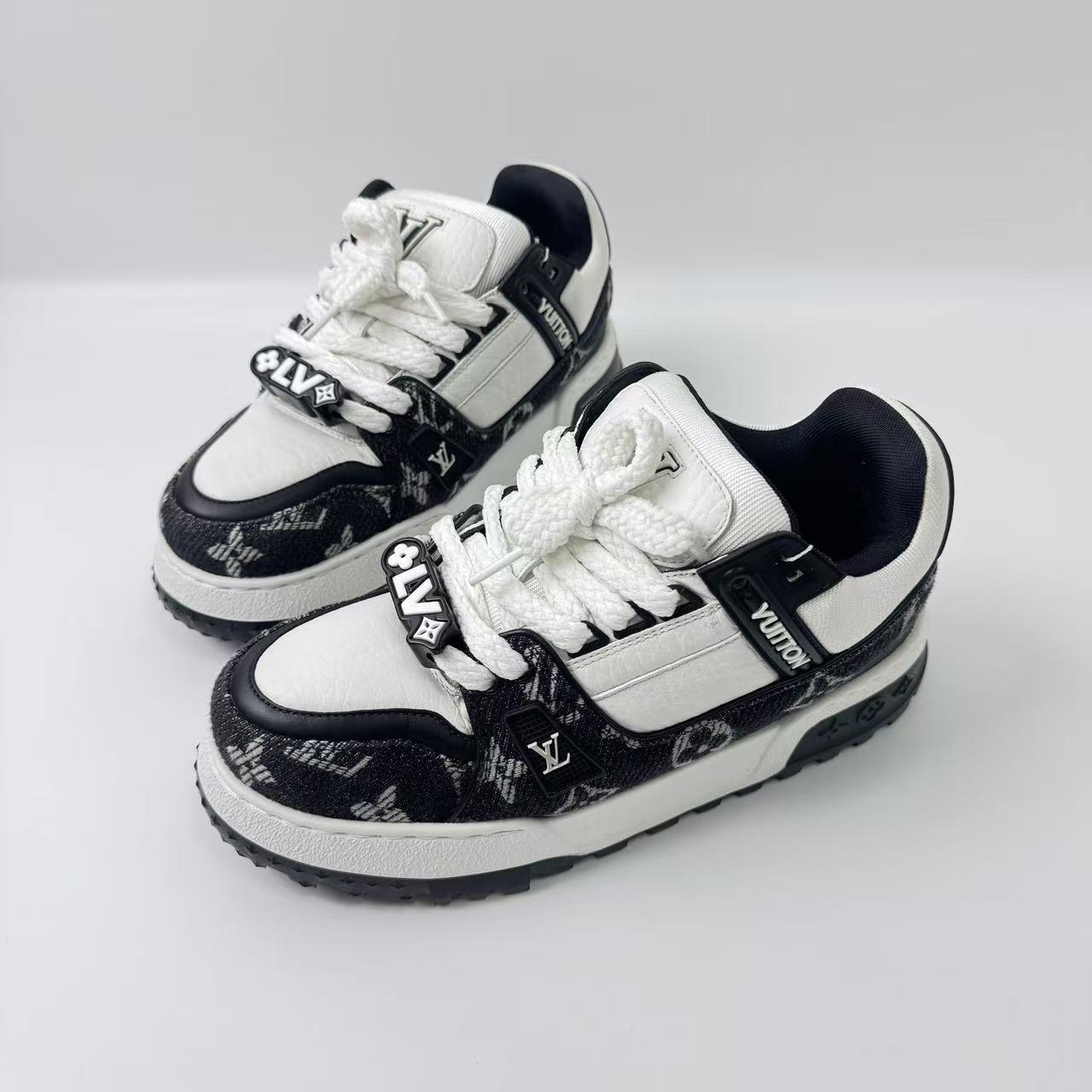 未使用 LouisVuitton/路易威登 38码黑白牛仔女士trainer胖丁1977