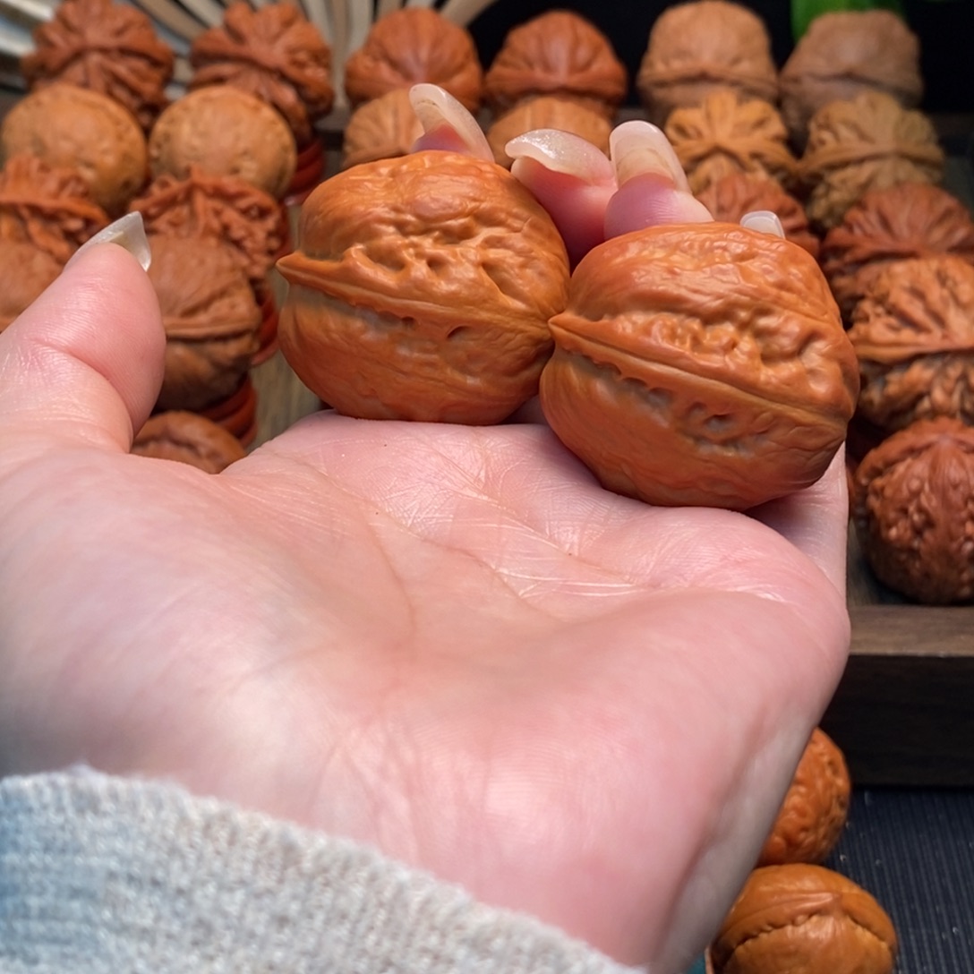 文玩核桃把件至尊蟾