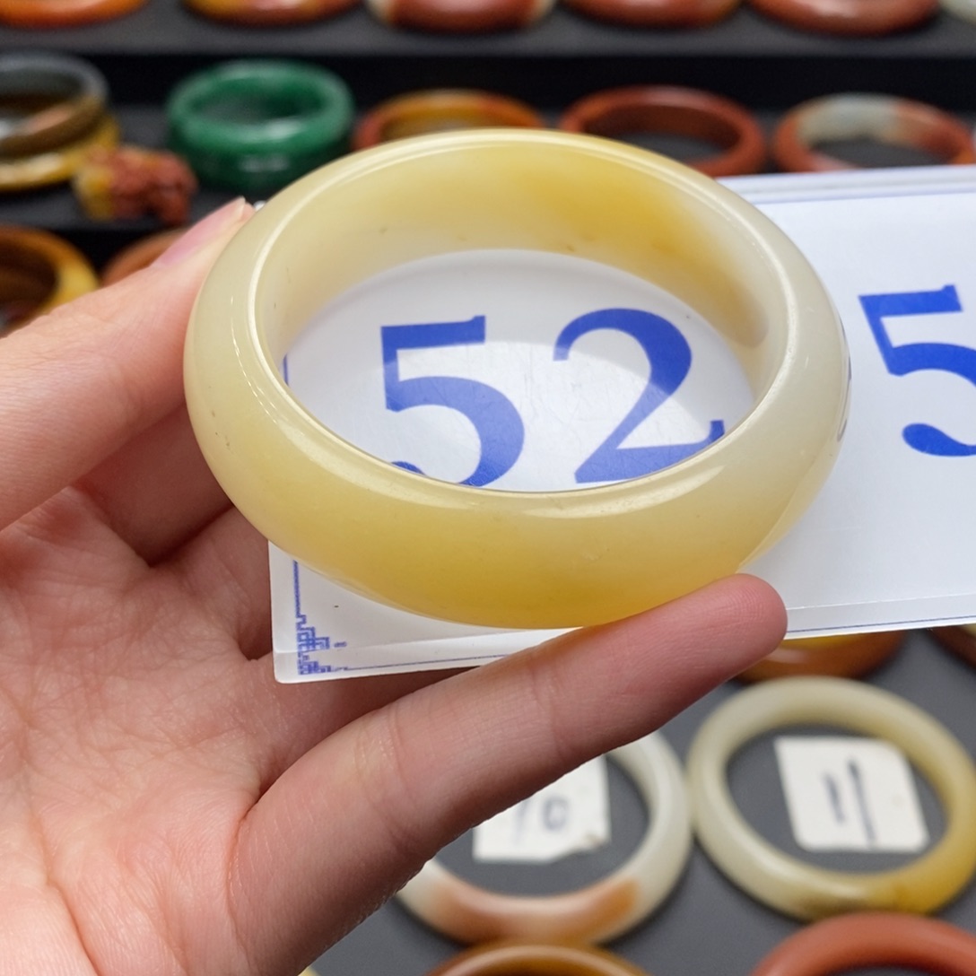 石英质玉（黄龙玉）手镯未镶嵌