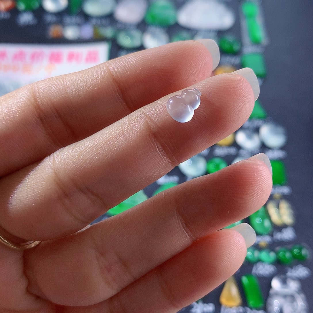 【闪购商品】翡翠颈饰未镶嵌白钢葫芦