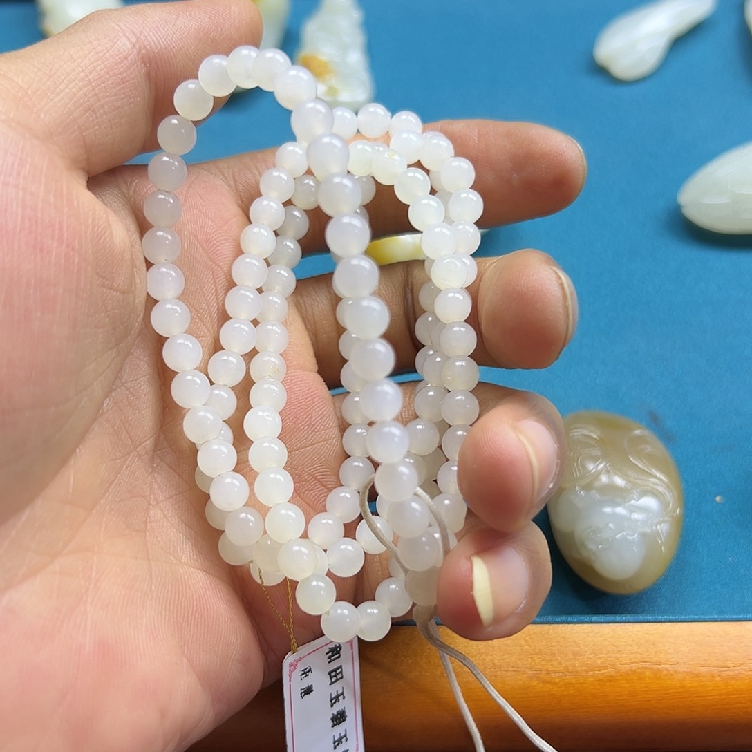 胜***.和田玉（糖玉）未镶嵌珠宝半成品