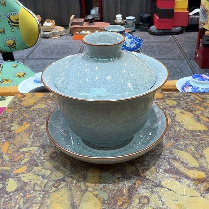 汝瓷盖碗一个，瓷。。。陶