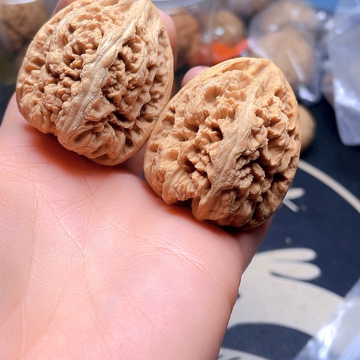 文玩核桃吊坠平谷粗筋