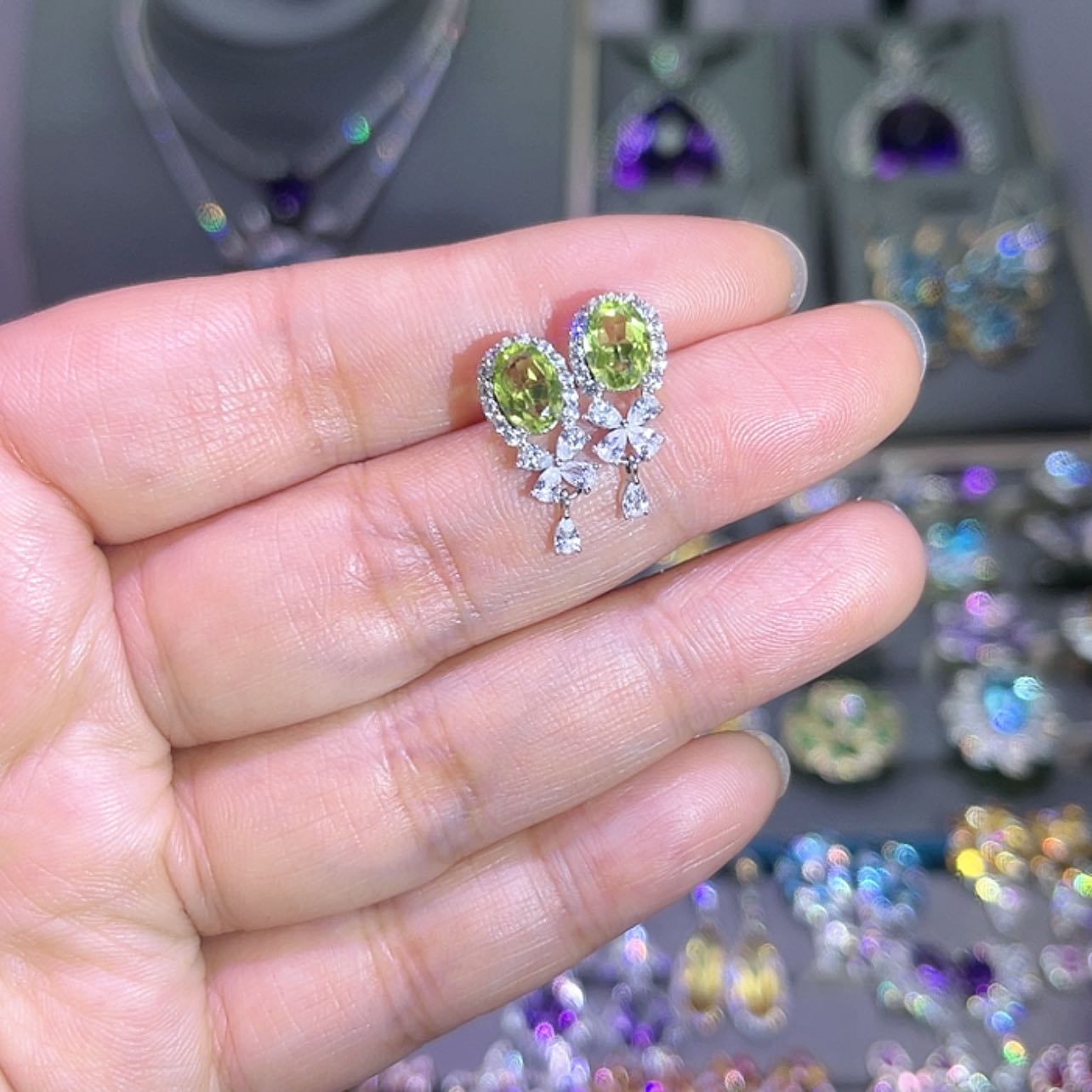 【闪购商品】橄榄石耳饰银S925镶嵌