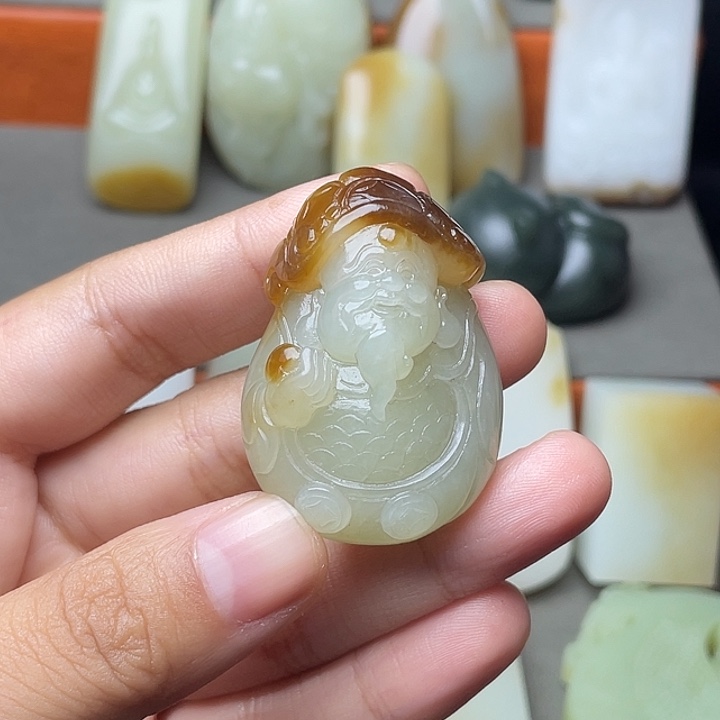 清***柳和田玉未镶嵌颈饰