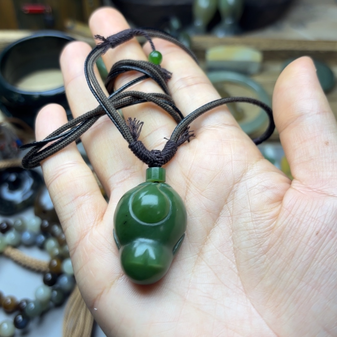 ****棠和田玉未镶嵌颈饰