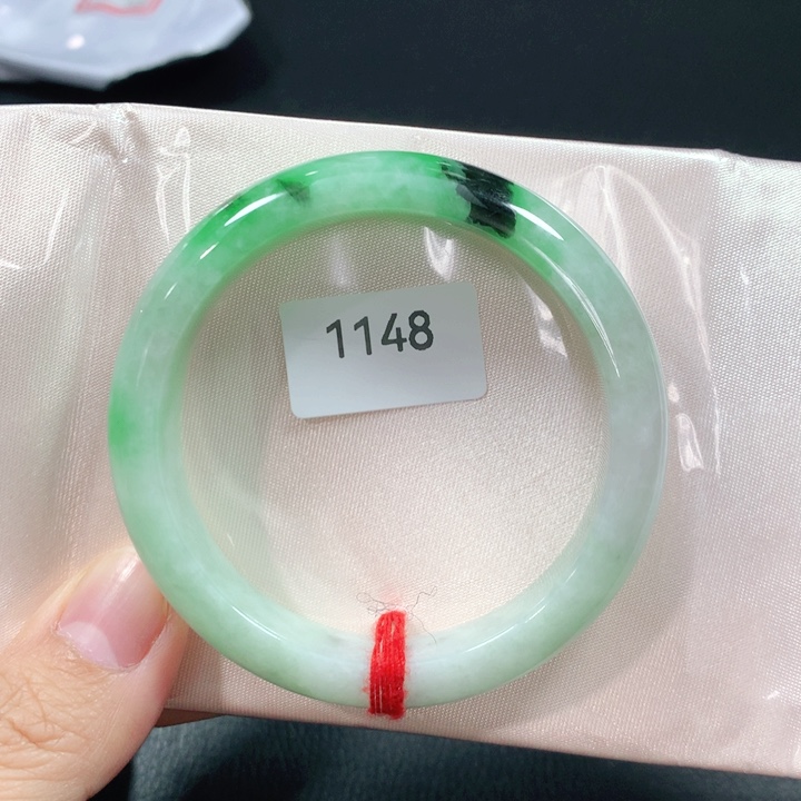 翡翠手镯未镶嵌天然翡翠手镯02